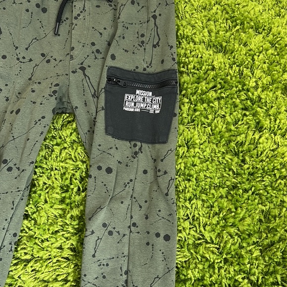 2 pairs of HM pants - Picture 3 of 4